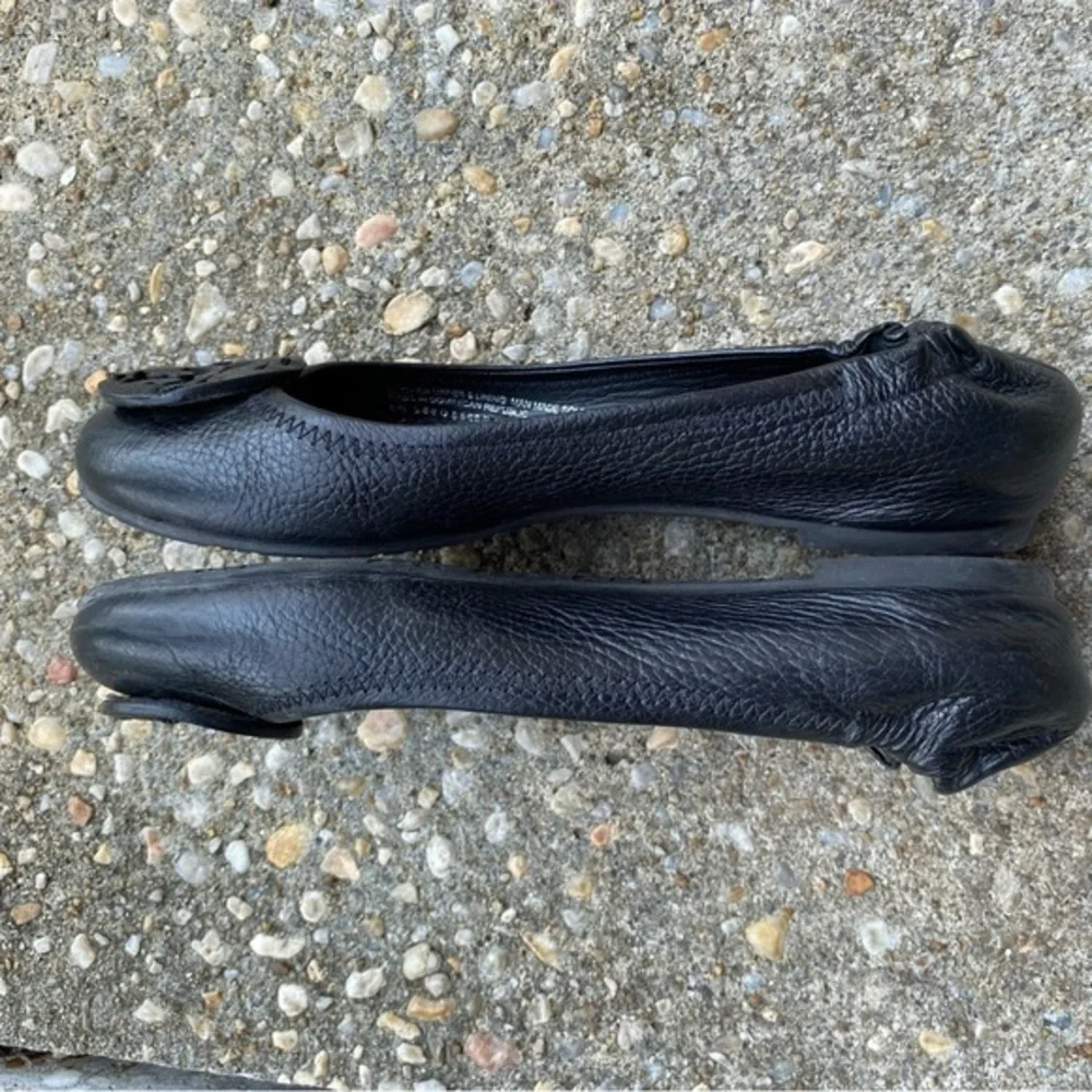 Tory Burch Minnie Ballet Flats 6.5 Black Pebbled Leather Logo